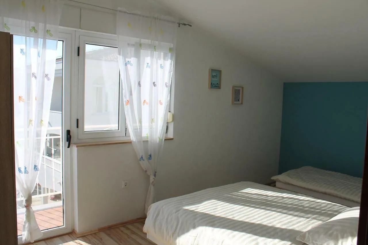 Apartment Aurora Kaštela 0*,